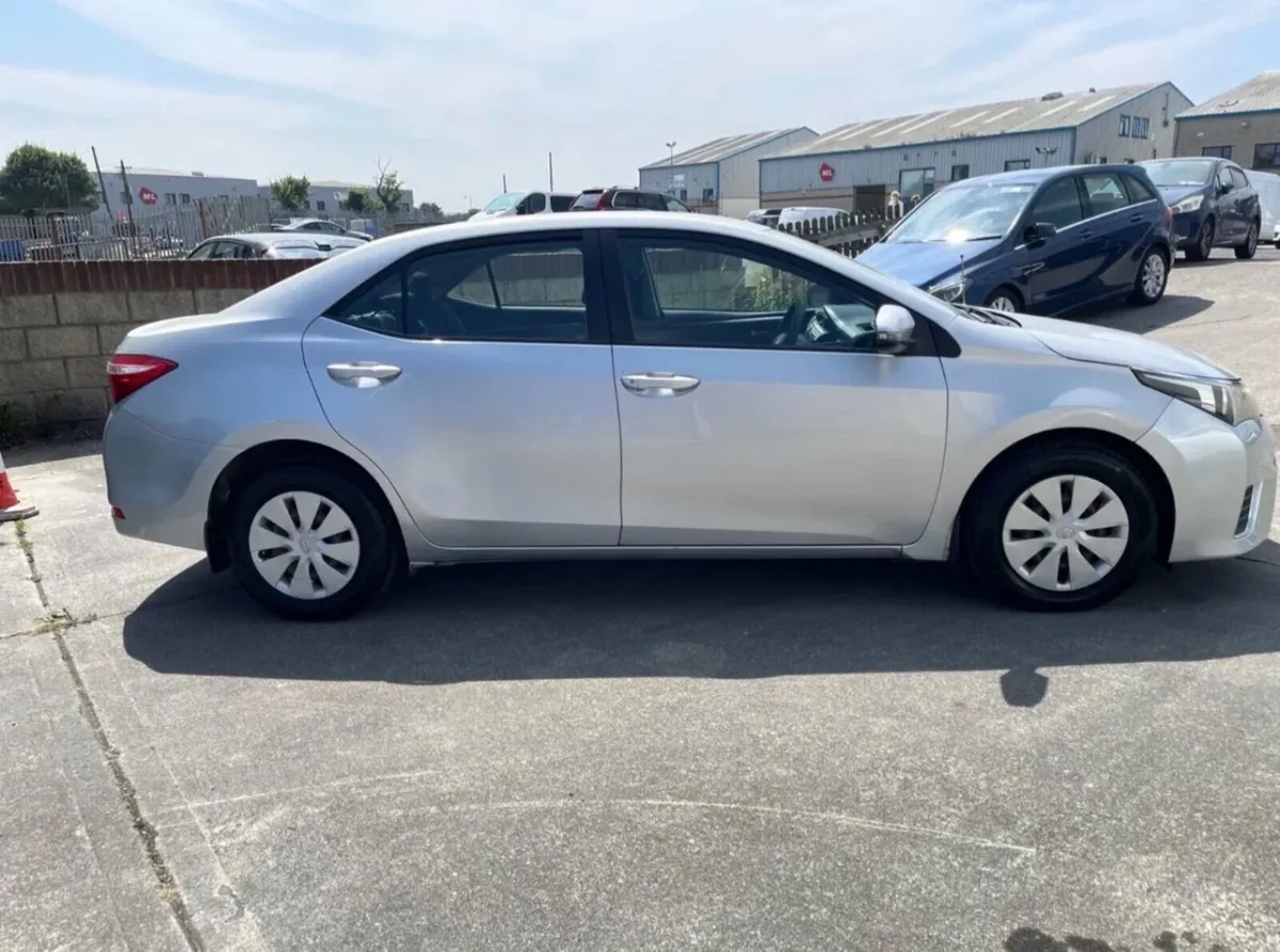 Toyota Corolla 2014 - Image 3