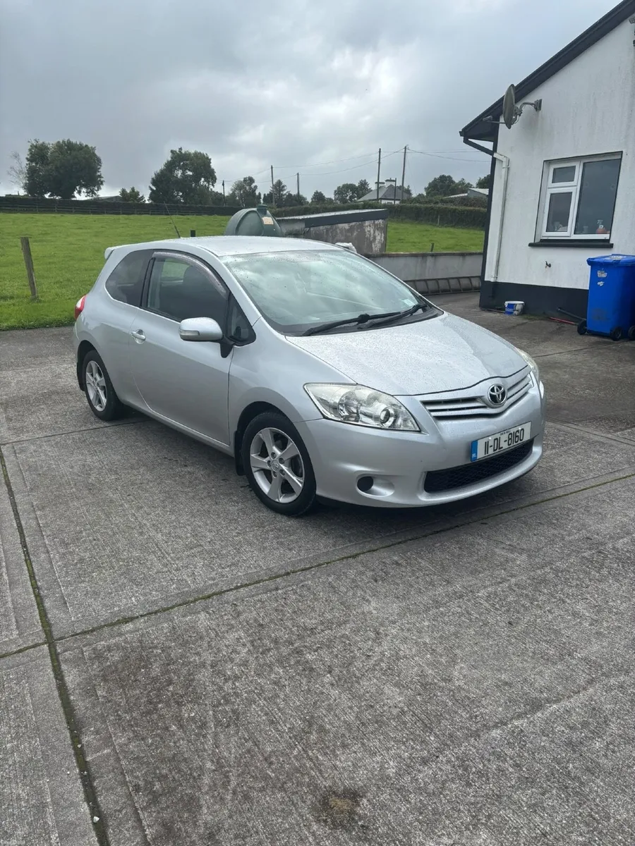 Toyota Auris 2011 - Image 1