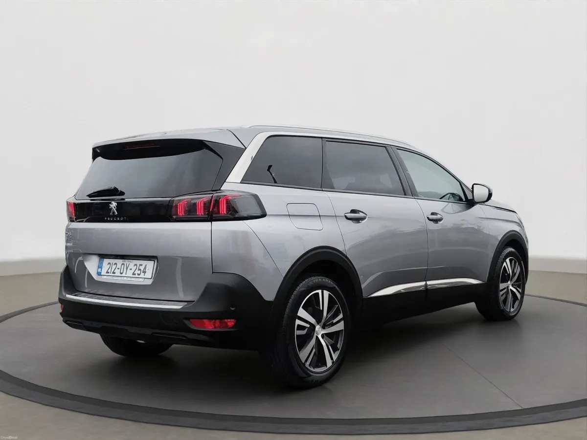 Peugeot 5008 HDI 7 seat Allure - Image 2