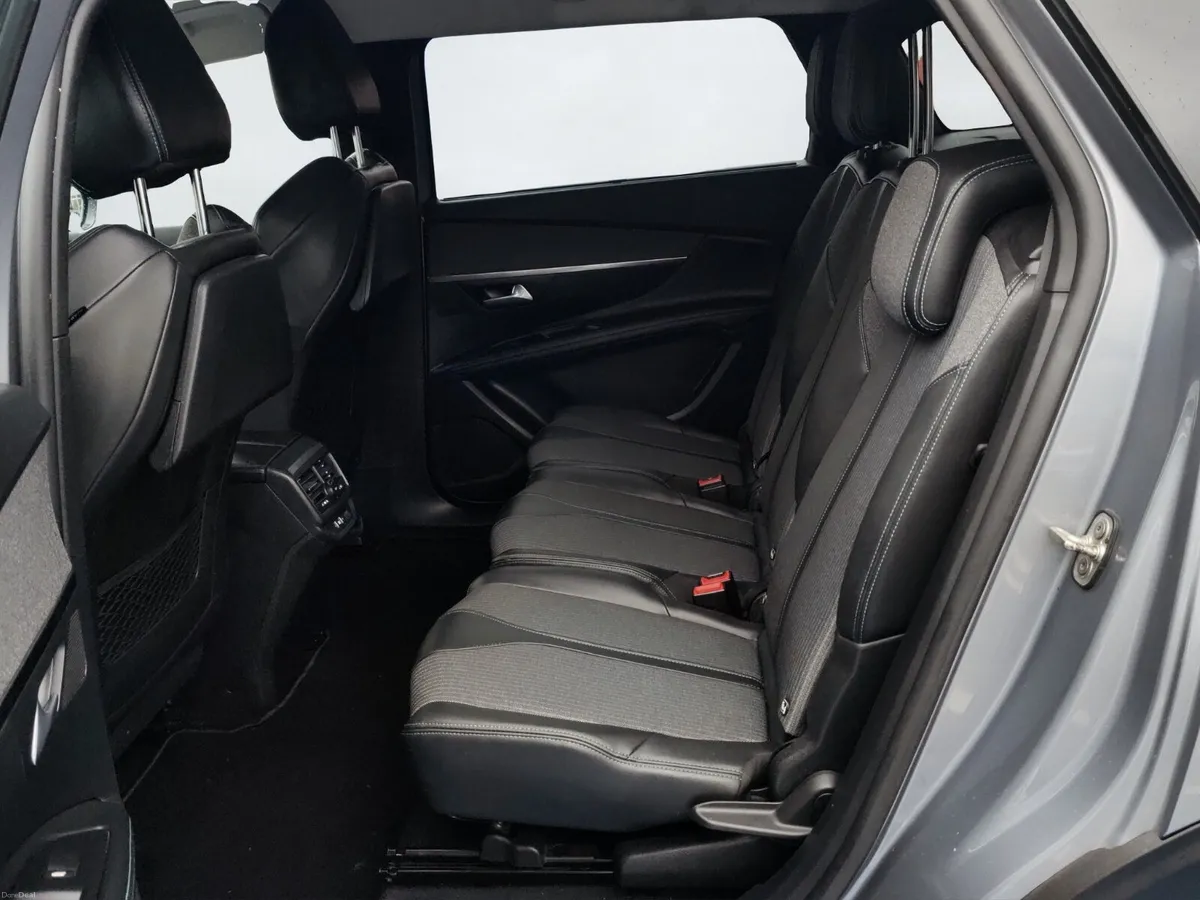 Peugeot 5008 HDI 7 seat Allure - Image 6