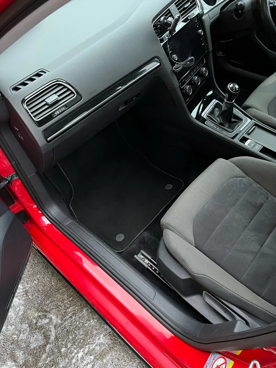 Volkswagen Golf 2.0 TDI - Image 5