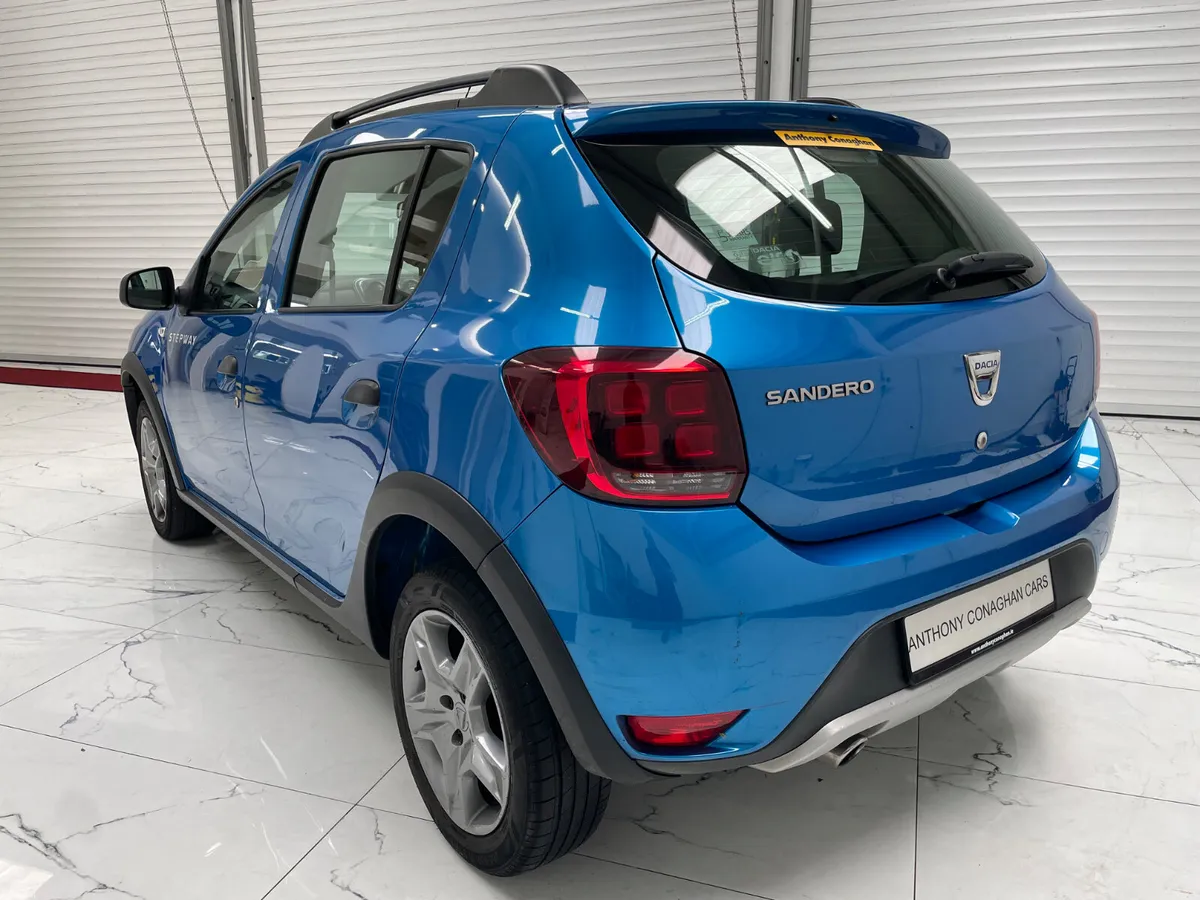 Dacia Sandero Stepway 2021 1.5 dci - Image 6