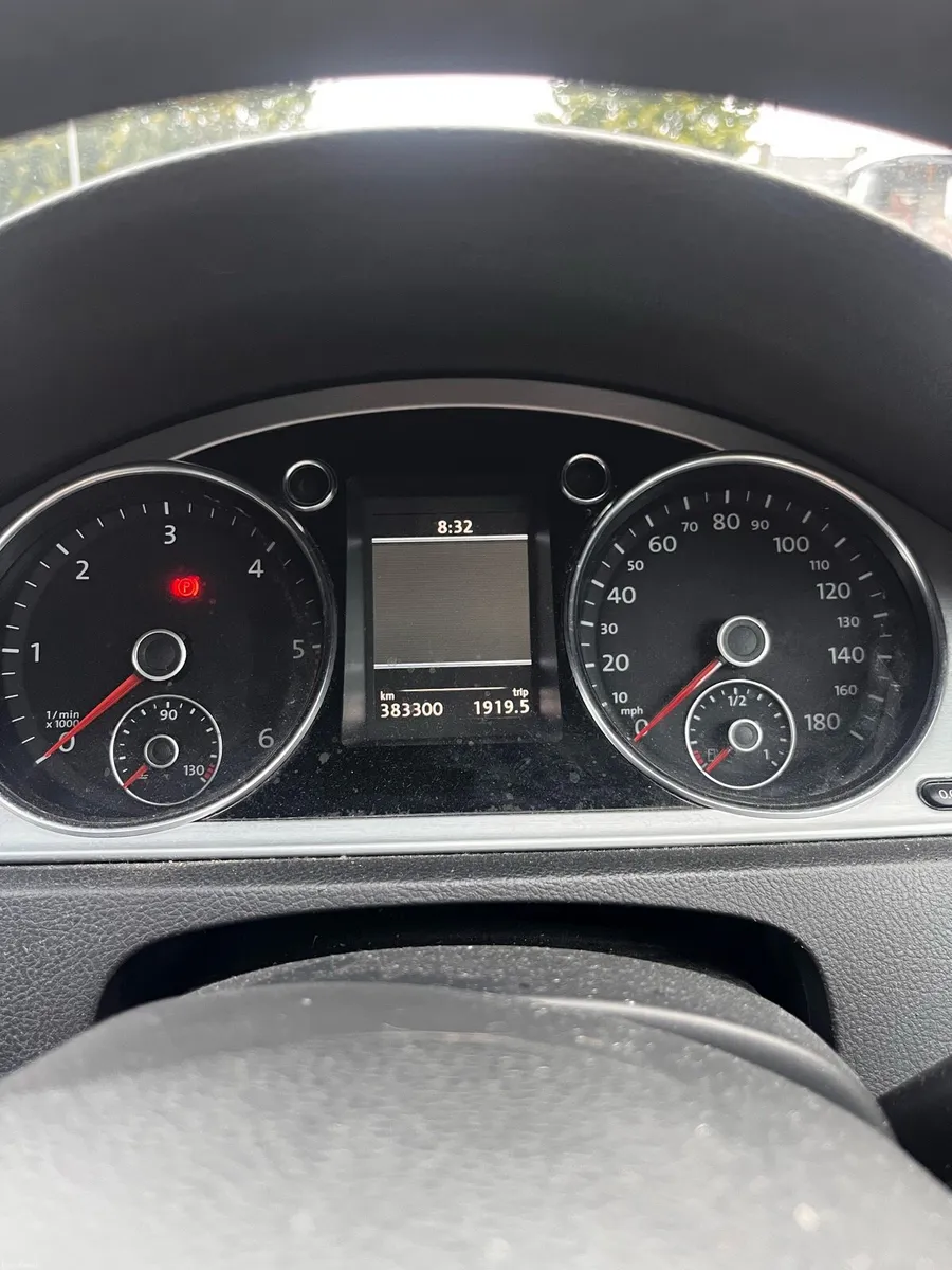 Volkswagen Passat - Image 5