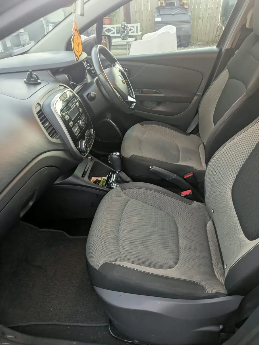 Renault Captur 2014 - Image 2