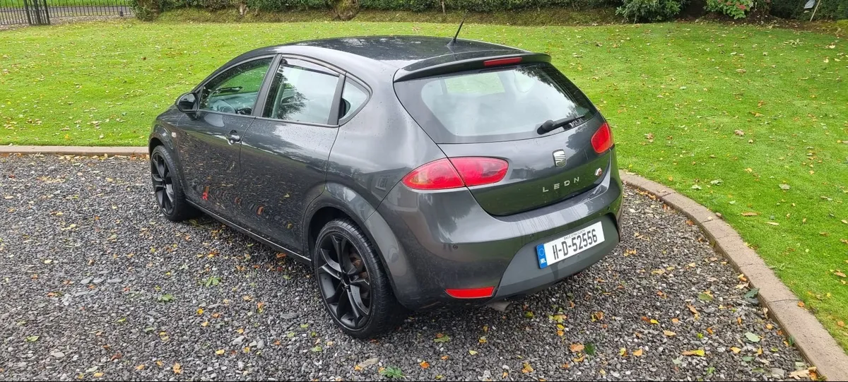 11 SEAT Leon 1.6 TDi CR Ecomotive - Image 3