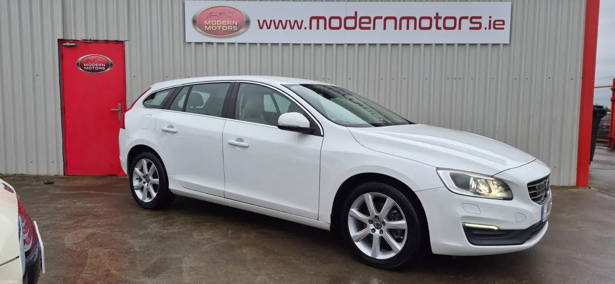 Volvo V60 auto d4 2.0 td 190bhp se lux low kms - Image 2