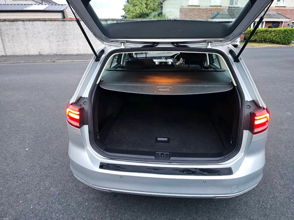 Vw Passat automatic  DSG - Image 4