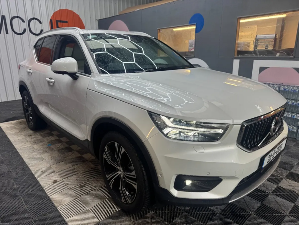 Volvo XC40 2021 VOLVO Xc40 RECHARGE PLUG-IN HYBRID - Image 1