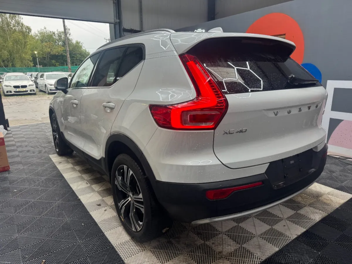 Volvo XC40 2021 VOLVO Xc40 RECHARGE PLUG-IN HYBRID - Image 5