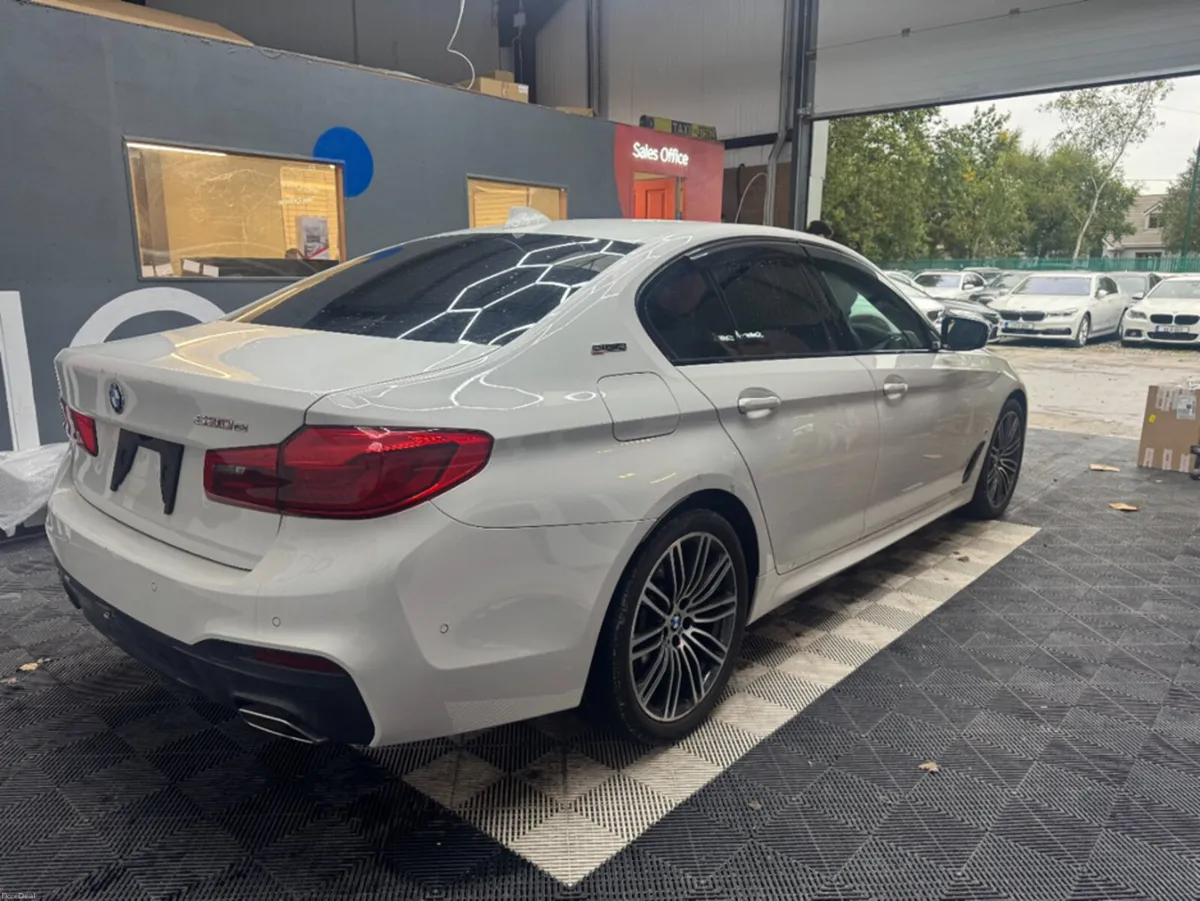 BMW 5-Series 2019 BMW 530E AUTOMATIC 2.0/ PARKING - Image 3