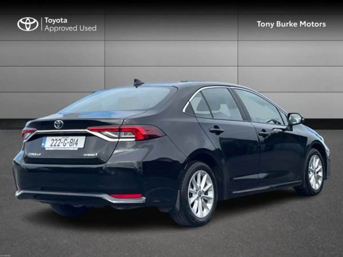 Toyota Corolla Saloon - Luna Edition - 1.8 Hybrid - Image 1