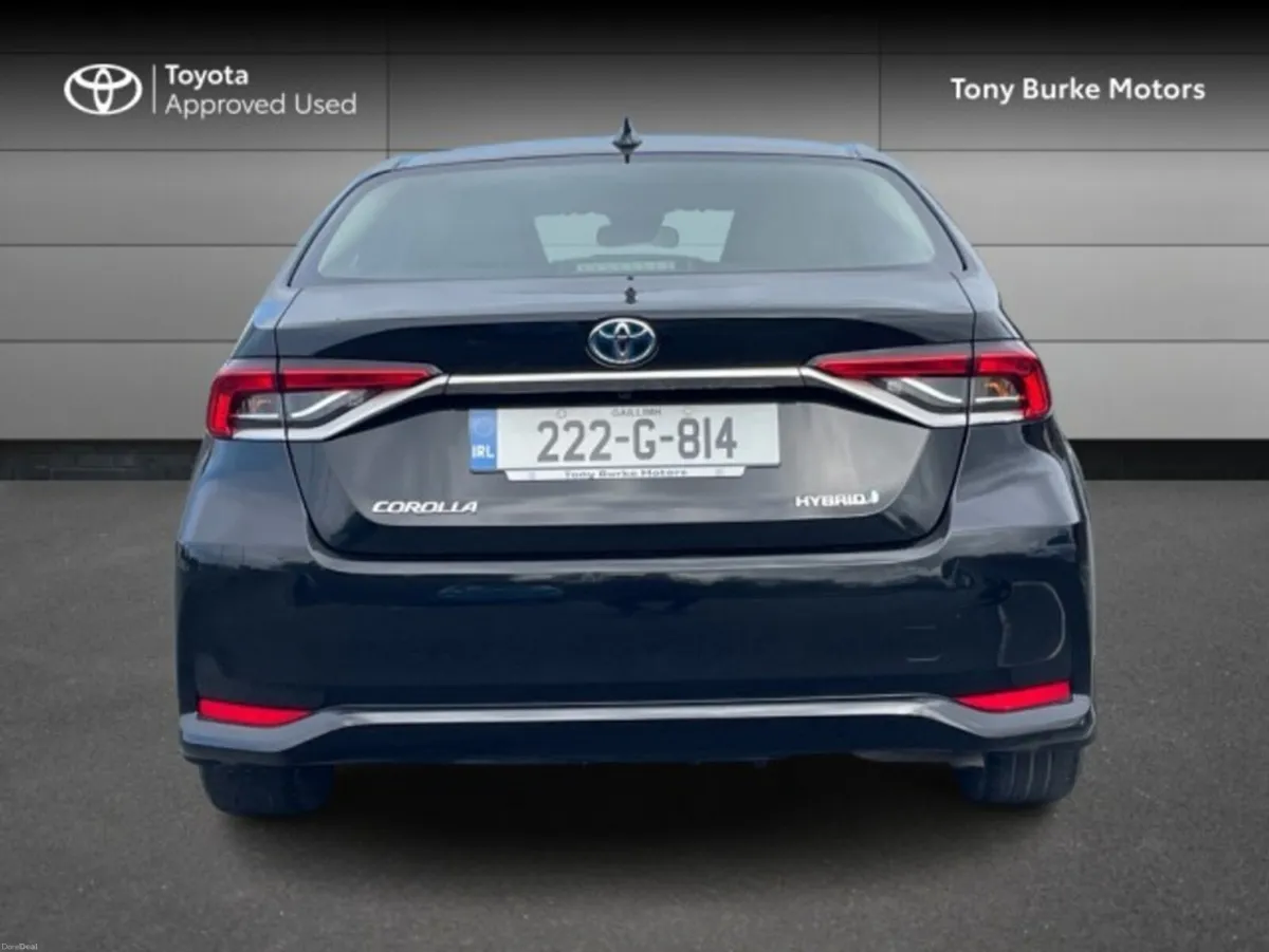 Toyota Corolla Saloon - Luna Edition - 1.8 Hybrid - Image 4