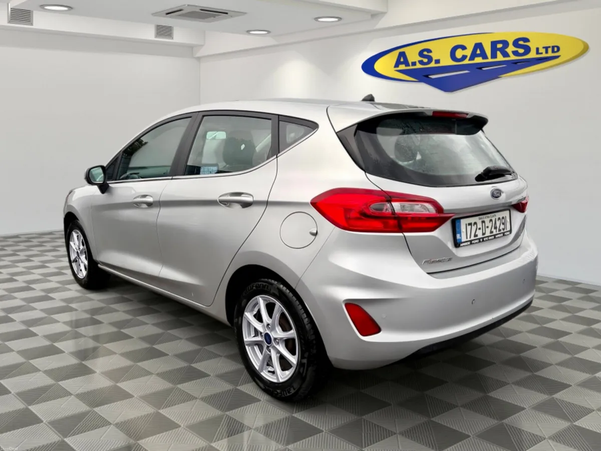 Ford Fiesta 1.1 ZETEC 85PS 5DR - Image 5