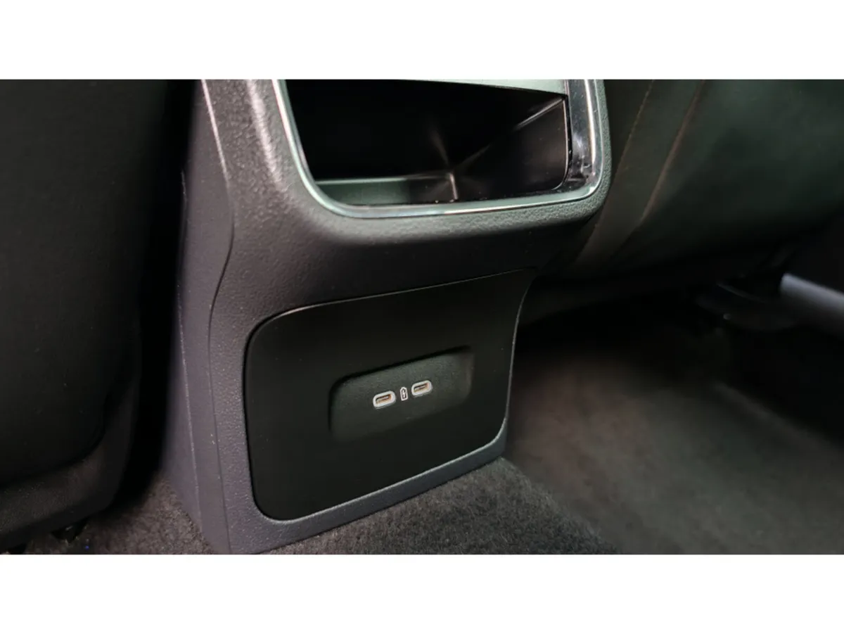 Skoda Octavia SPECIAL EDITION E30 - DSG - HALF LEA - Image 2