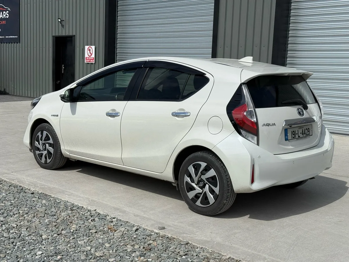 Car - Image 6