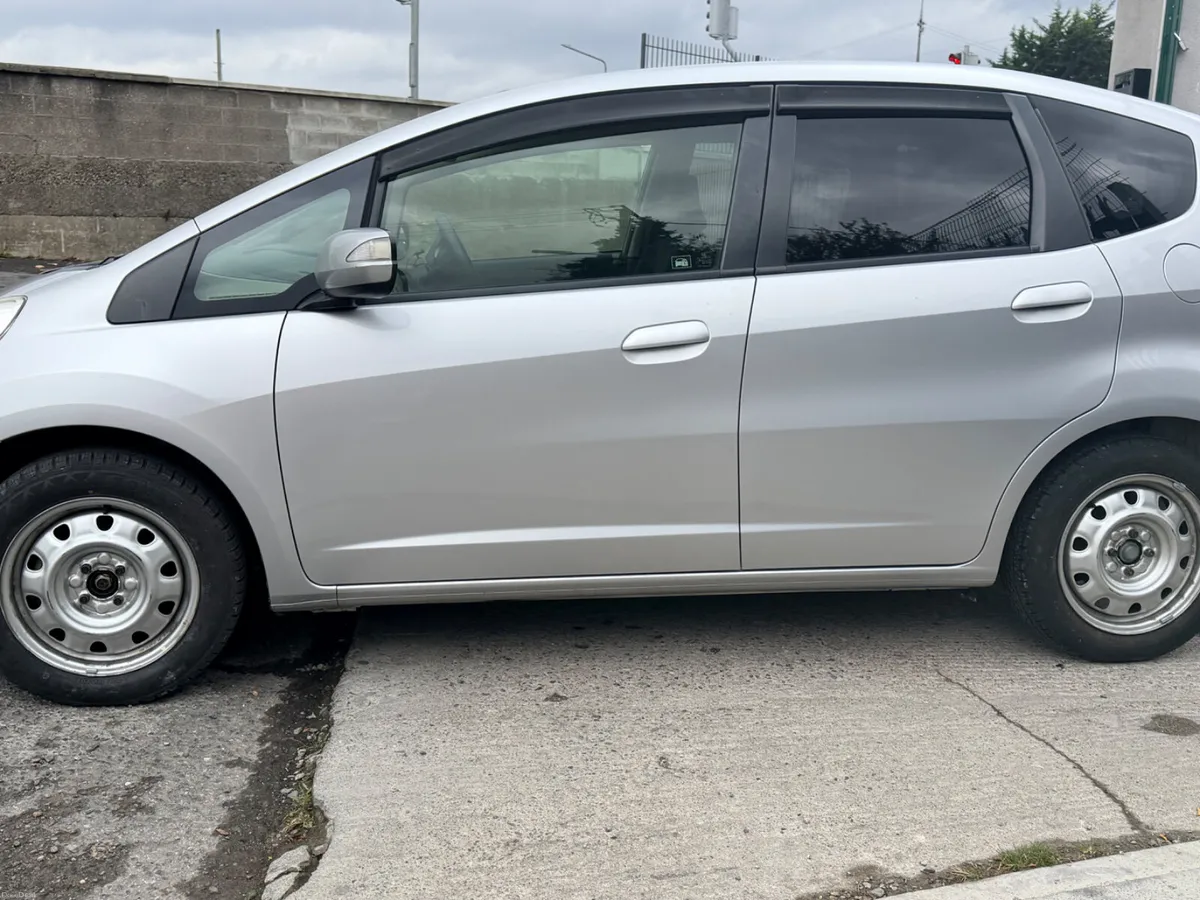 Honda Fit 2012 AUTOMATIC - Image 3