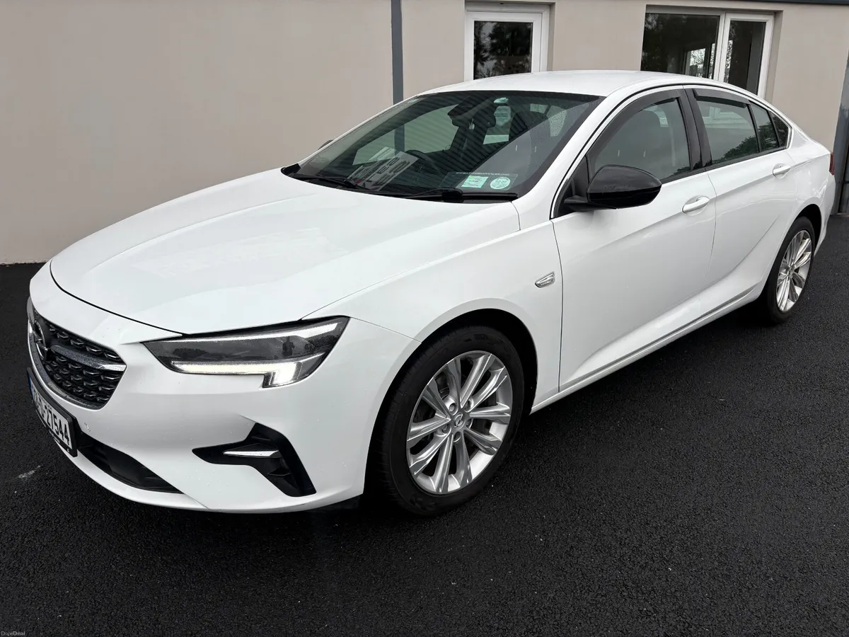 221 Opel Insignia Elite 1.5TD 122PS - High Spec - Image 2
