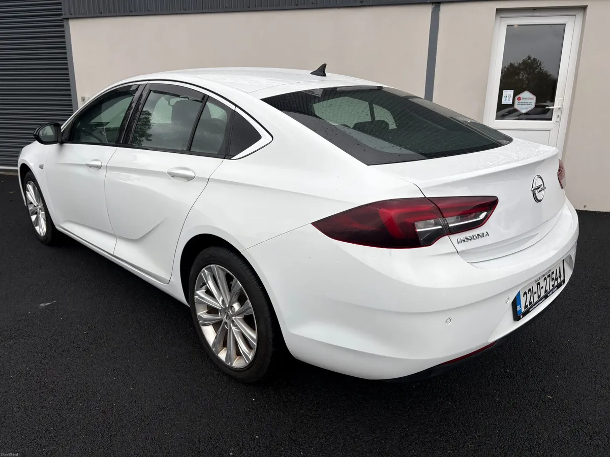 221 Opel Insignia Elite 1.5TD 122PS - High Spec - Image 3