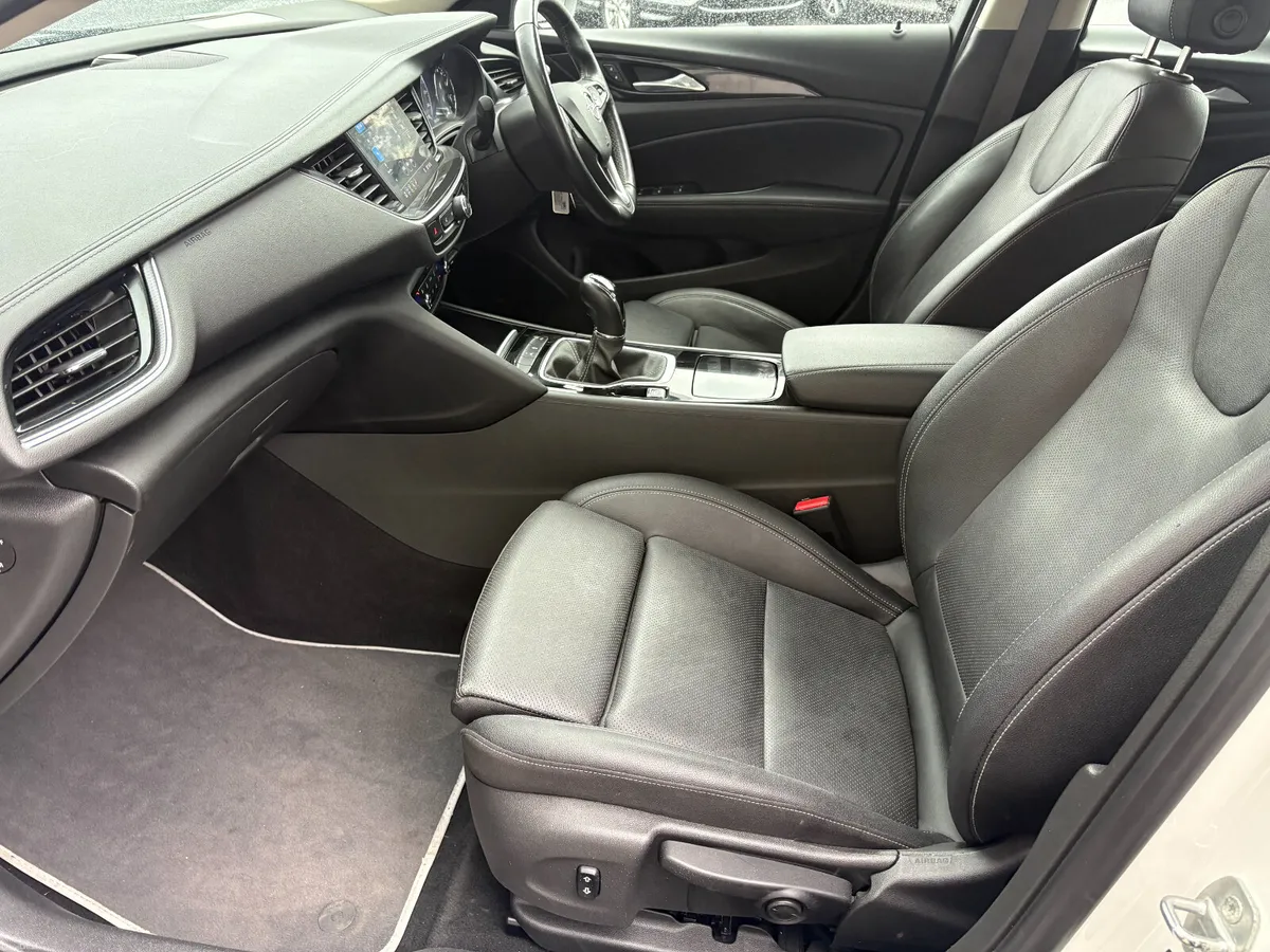 221 Opel Insignia Elite 1.5TD 122PS - High Spec - Image 5