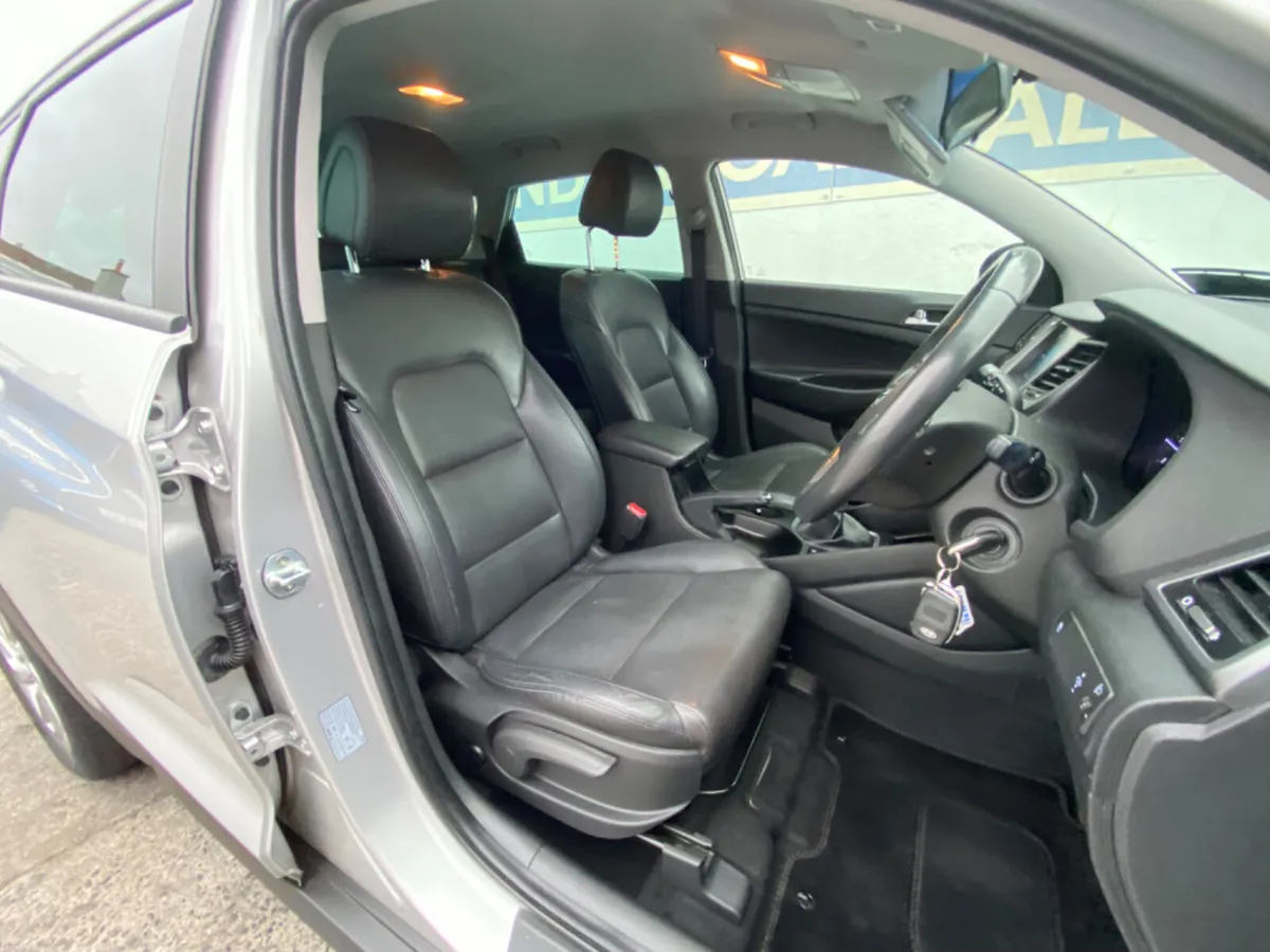 Hyundai Tucson Full leather low kms - Image 3