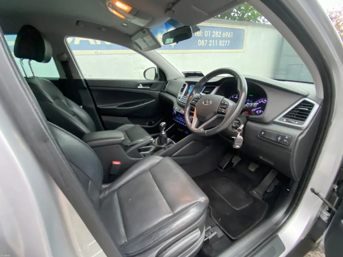 Hyundai Tucson Full leather low kms - Image 4