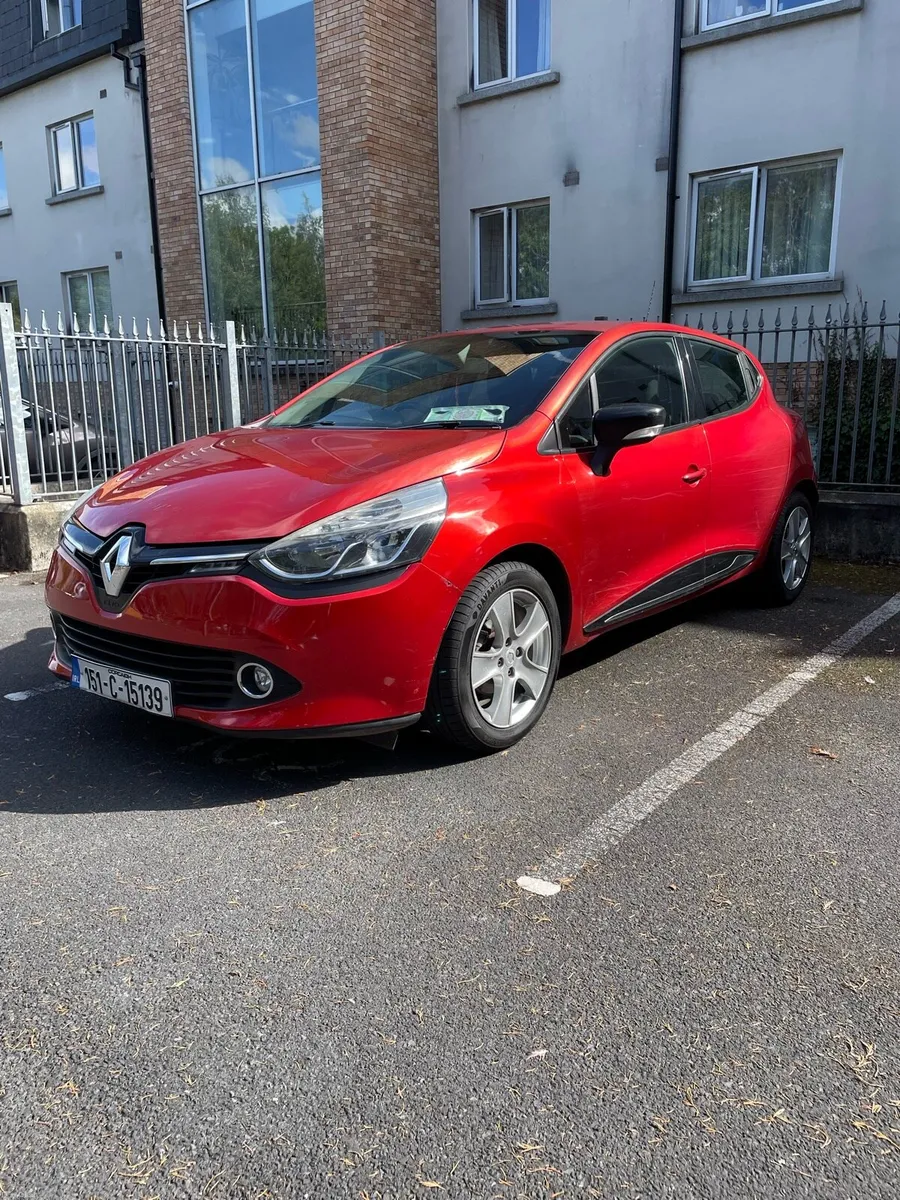 Renault Clio 1.1 petrol Nav. NCT 10/27 - Image 1