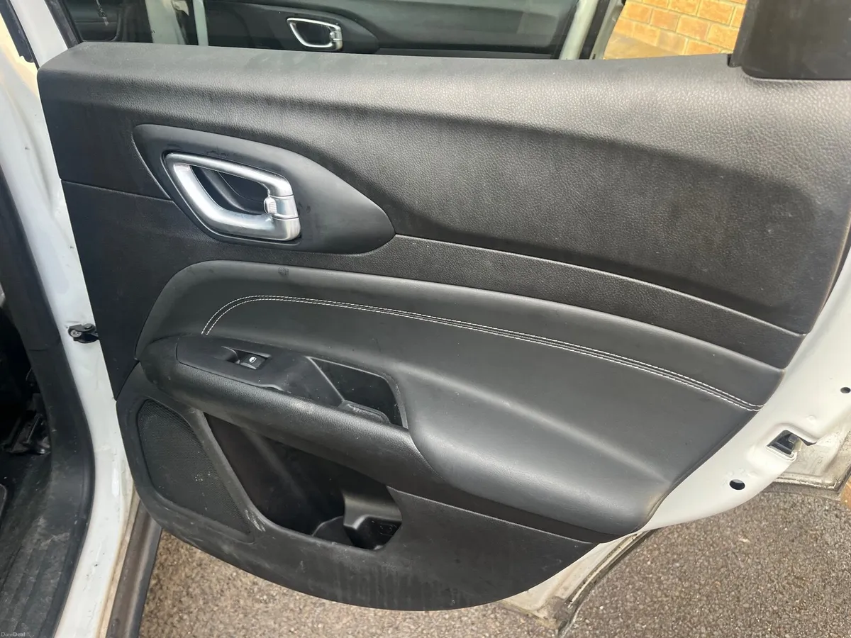 Jeep Compass 2022 - Image 3