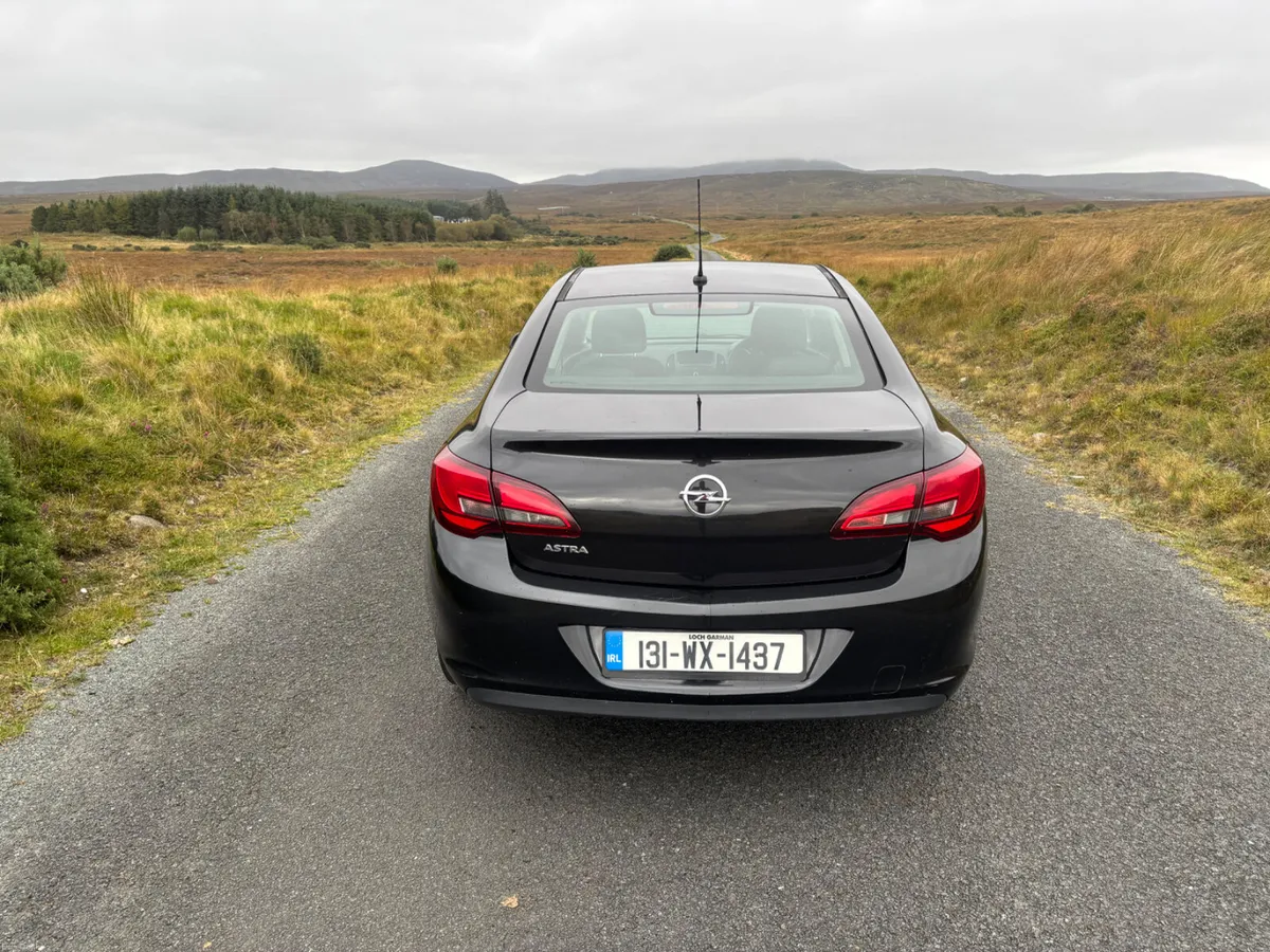 Opel Astra 2013 low kms - Image 5