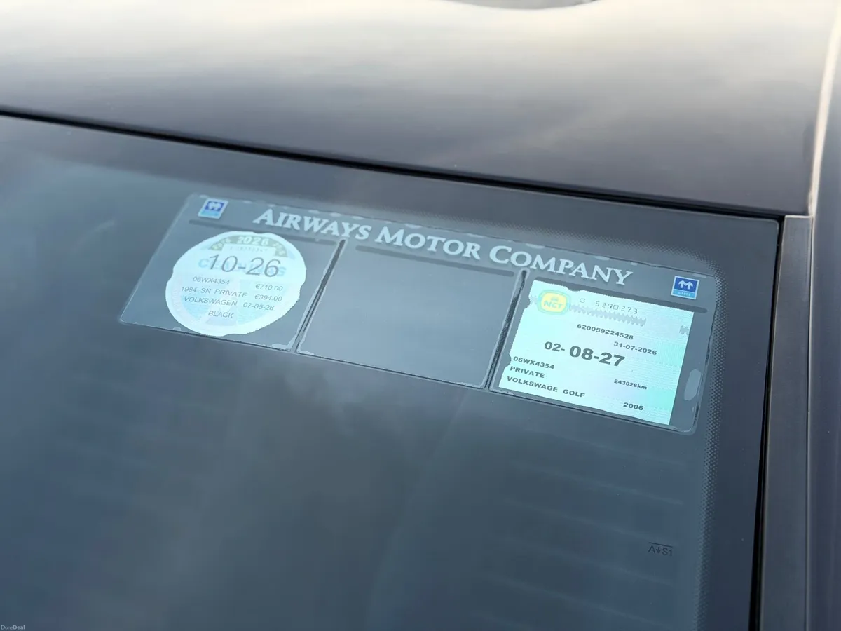 EXCEPTIONAL VW GOLF GTI MANUAL 5DR SUNROOF - Image 3