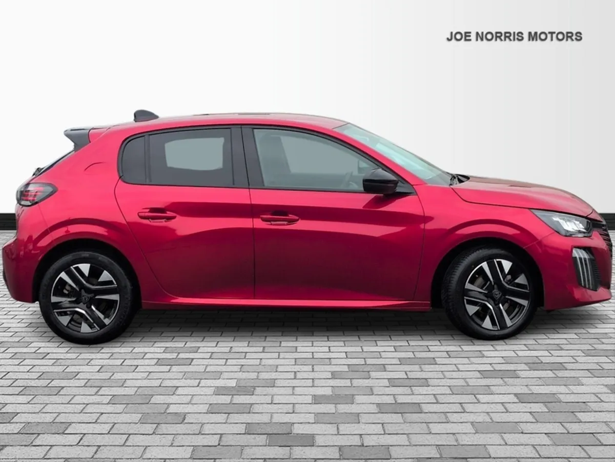 Peugeot 208 ALLURE 1.2 MHEV EDCT AUTOMATIC - Image 4