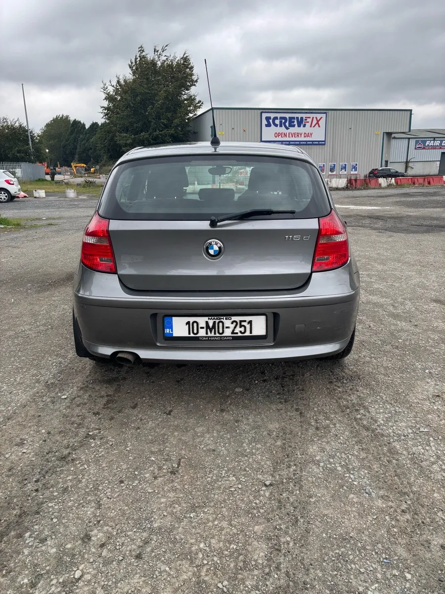 BMW 1-Series 2010 with CarPlay radio - Image 3
