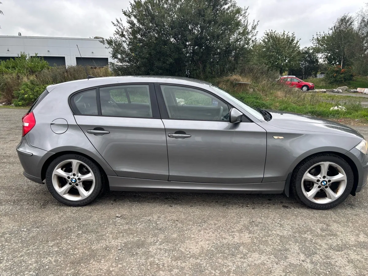 BMW 1-Series 2010 with CarPlay radio - Image 5