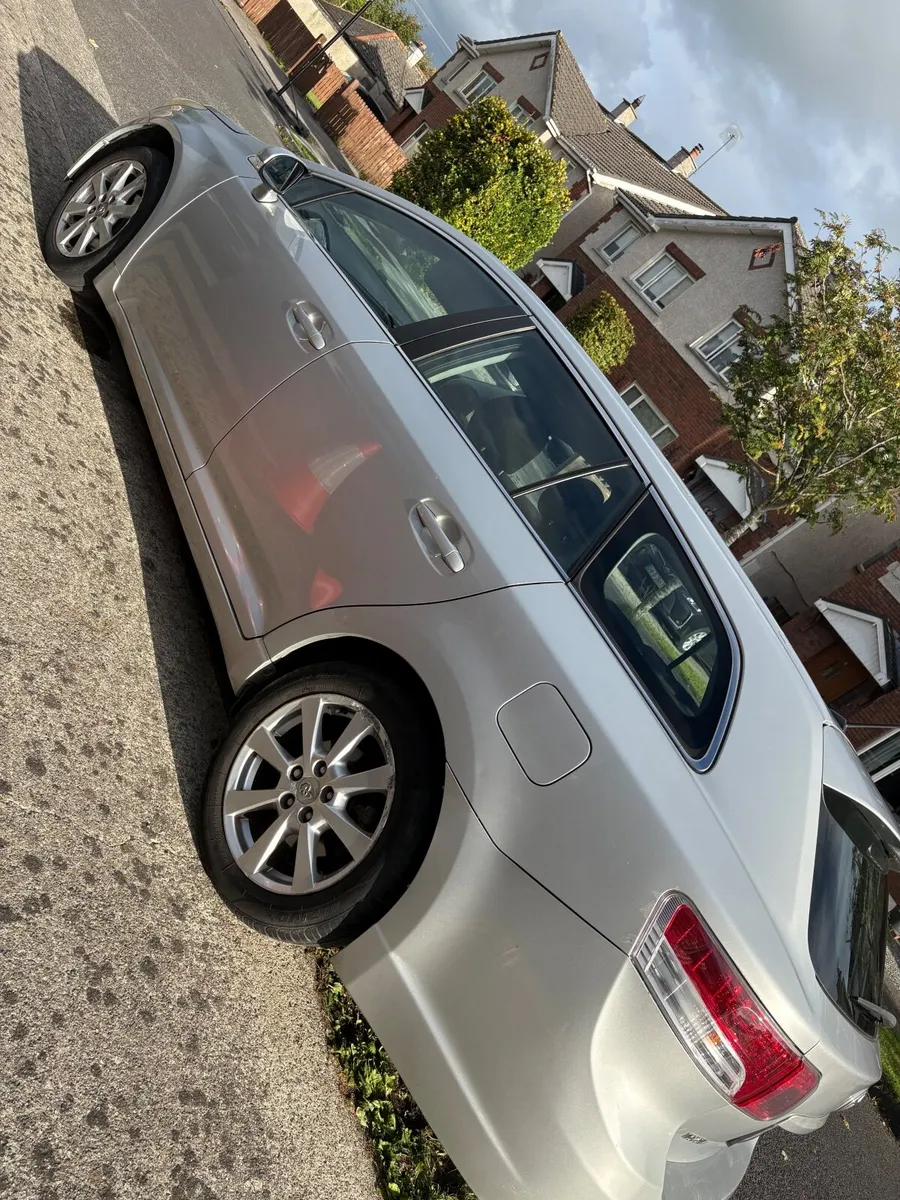 Toyota Avensis 2009 - Image 6