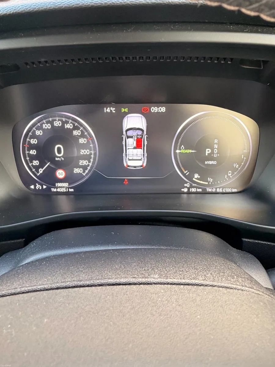Volvo xc40 - Image 3