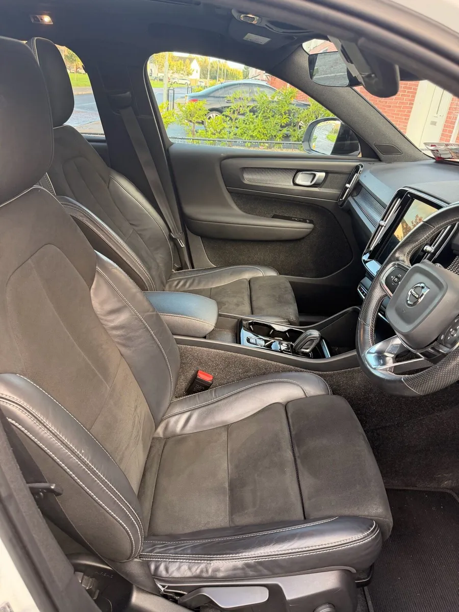 Volvo xc40 - Image 4