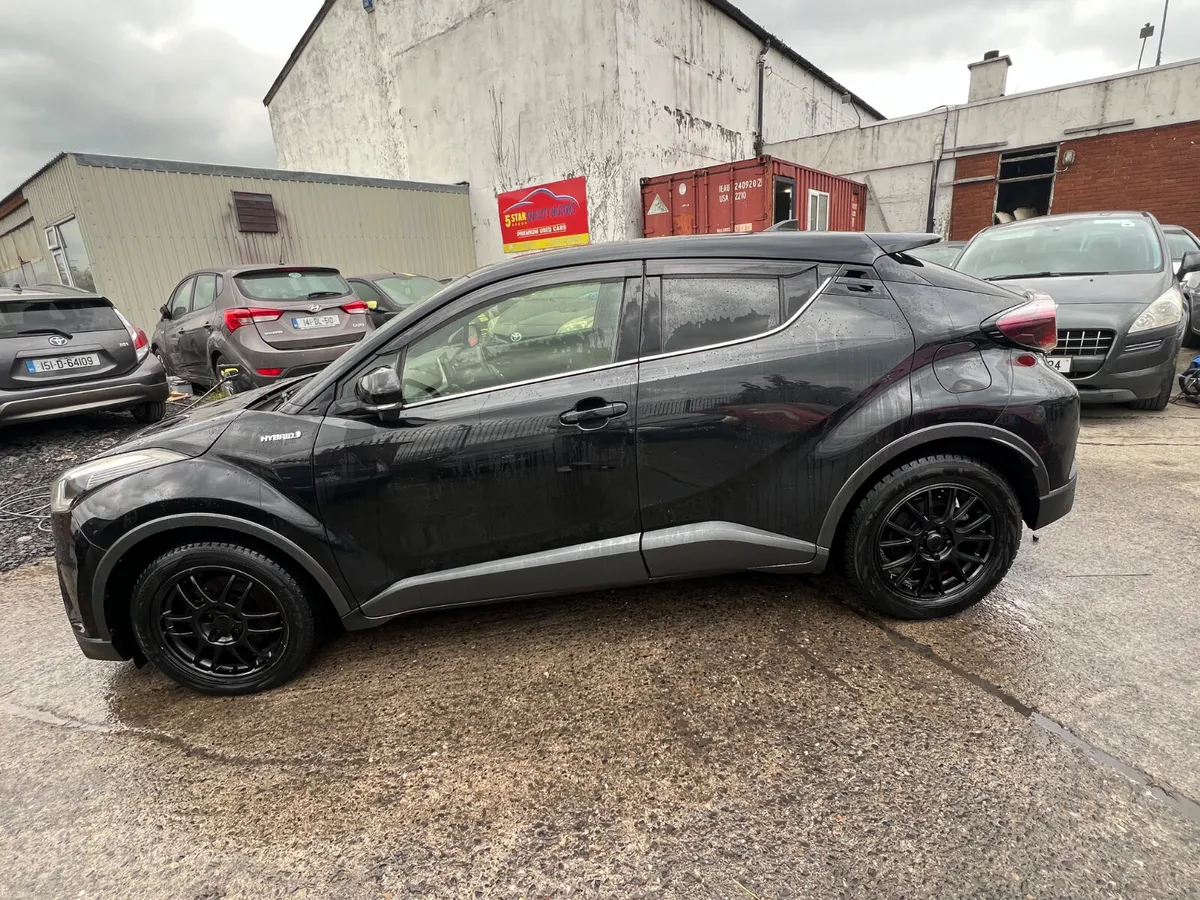 Toyota C-HR 2017 Automatic / 67k km/ warranty - Image 4