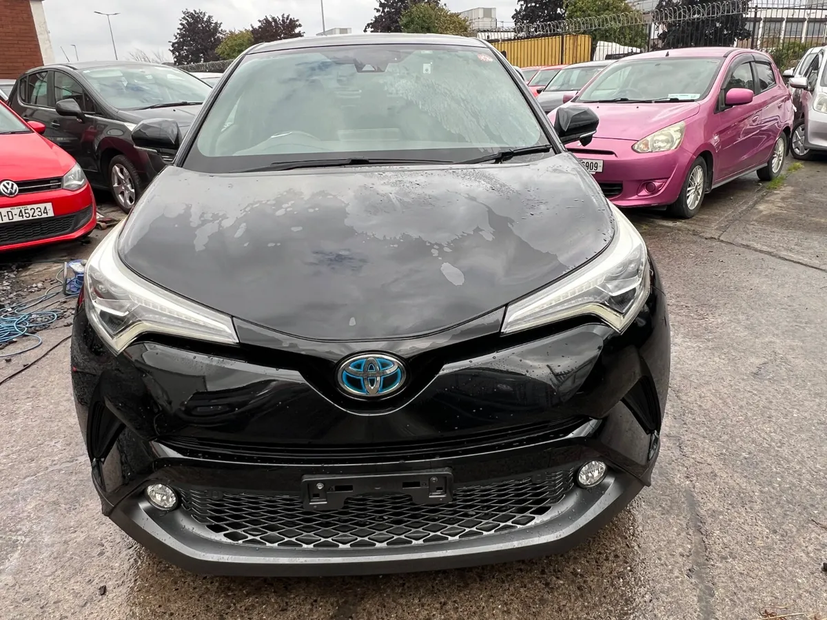 Toyota C-HR 2017 Automatic / 67k km/ warranty - Image 3
