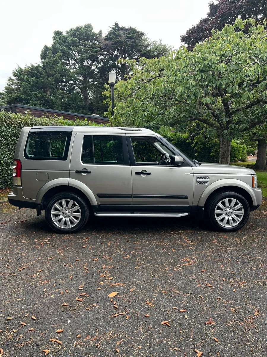 Land Rover Discovery 4 (Individual Spec) - Image 5