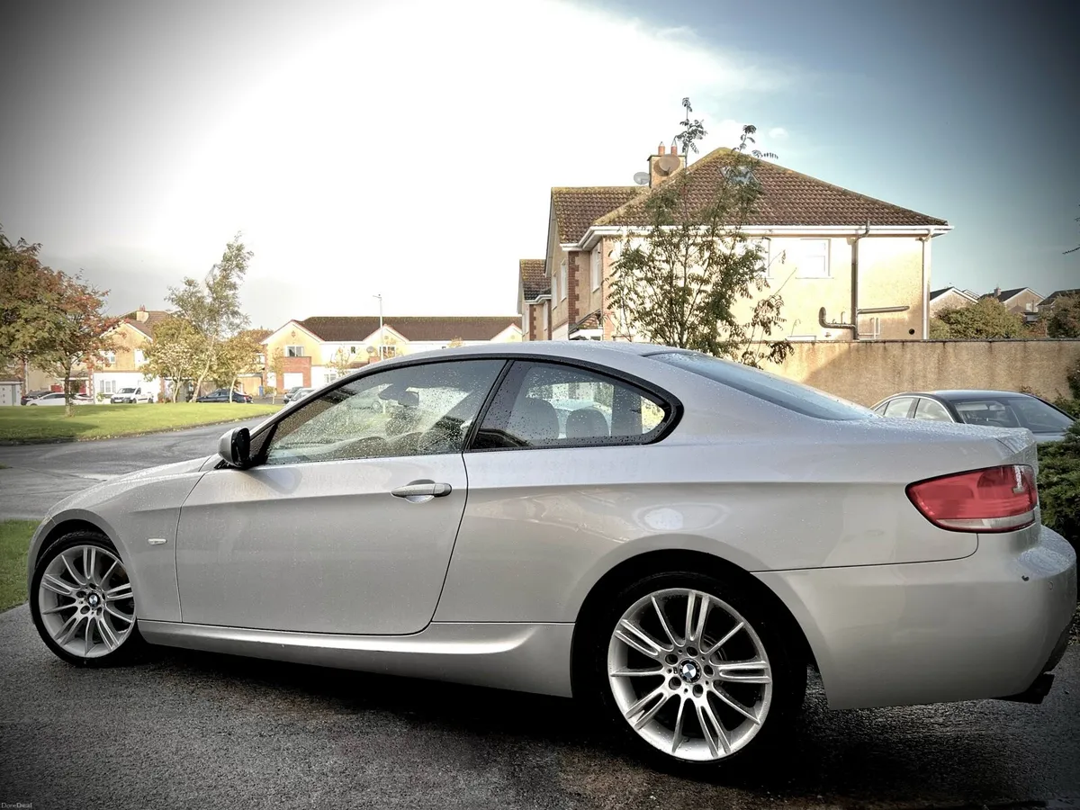 10 BMW 3.0 e92 petrol manual M sport - Image 2