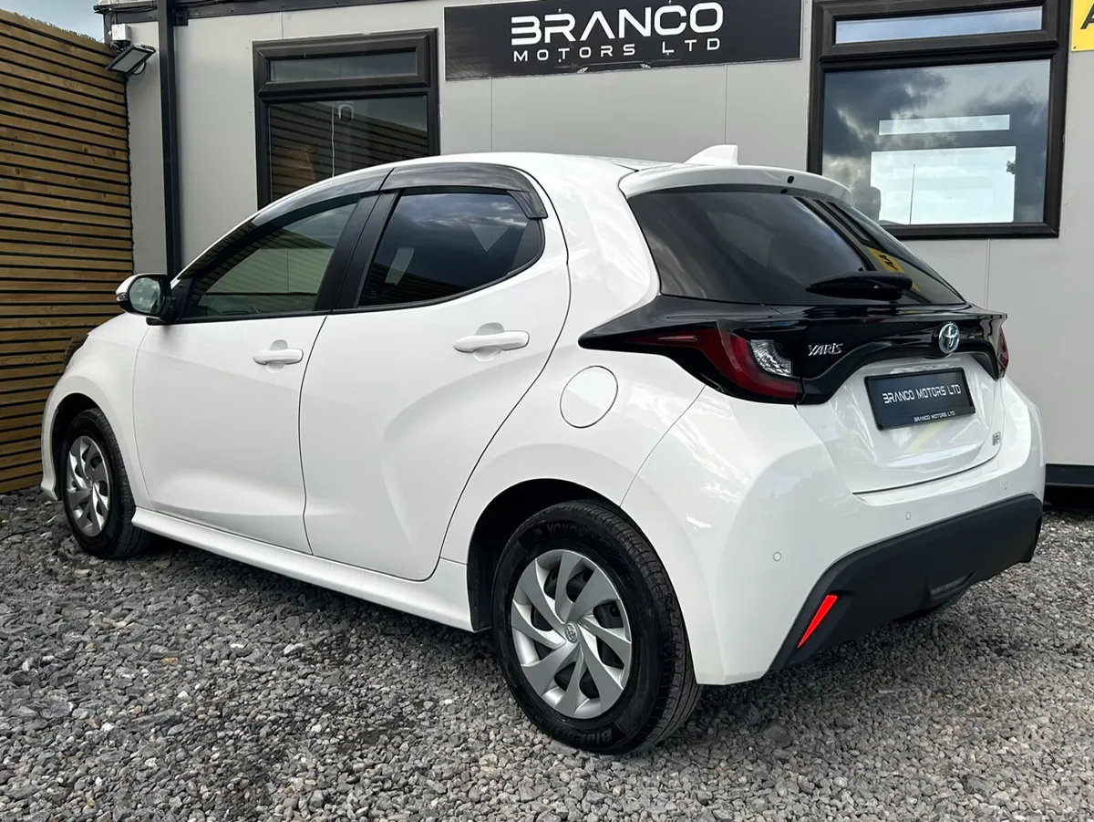 Toyota Yaris 1.5 Hybrid 2021 - Image 6