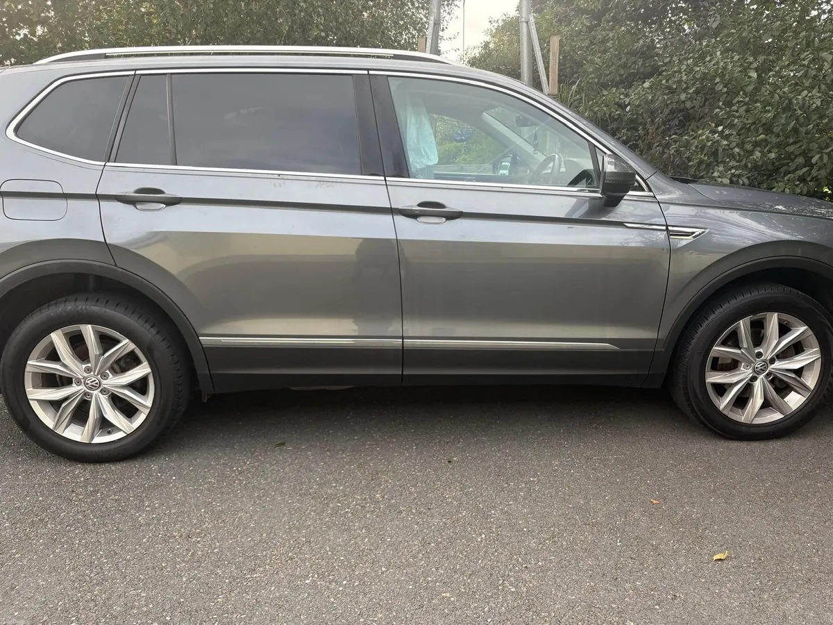 Volvo XC60 2019 - Image 2
