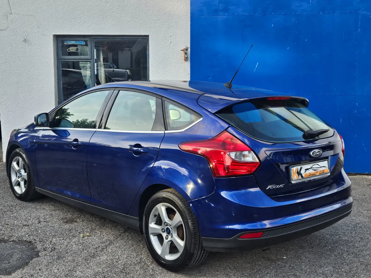 Ford Focus 2014 - Image 2