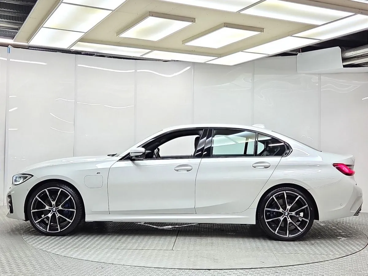 BMW 3-Series 330e M Sport - Image 5