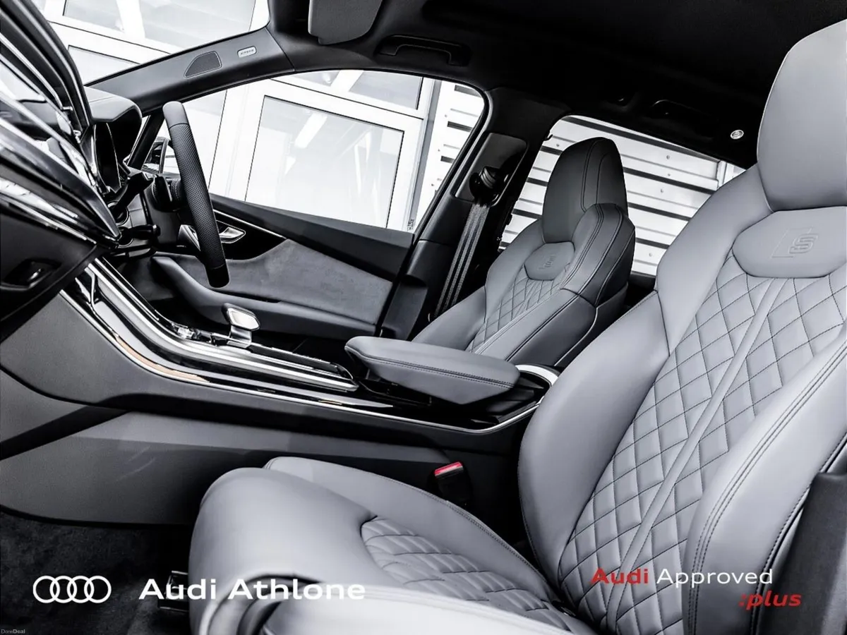 Audi Q7 3.0TFSIe 483BHP quattro Competition Tip-Tr - Image 6