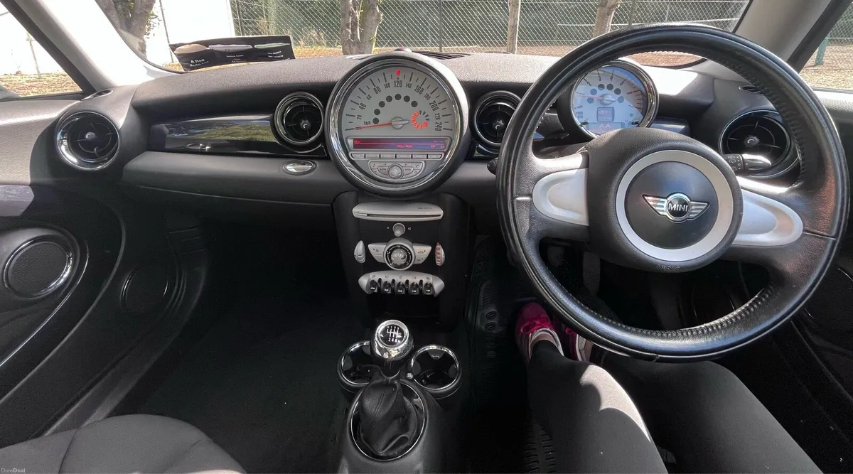 Mini Cooper - Image 5