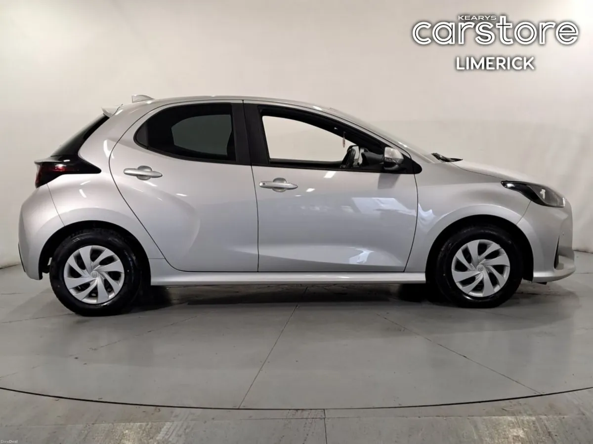 Toyota Yaris 1.5 - Image 2