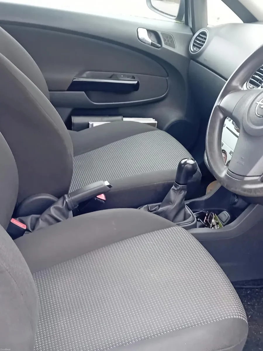 Opel Corsa 2011 - Image 3