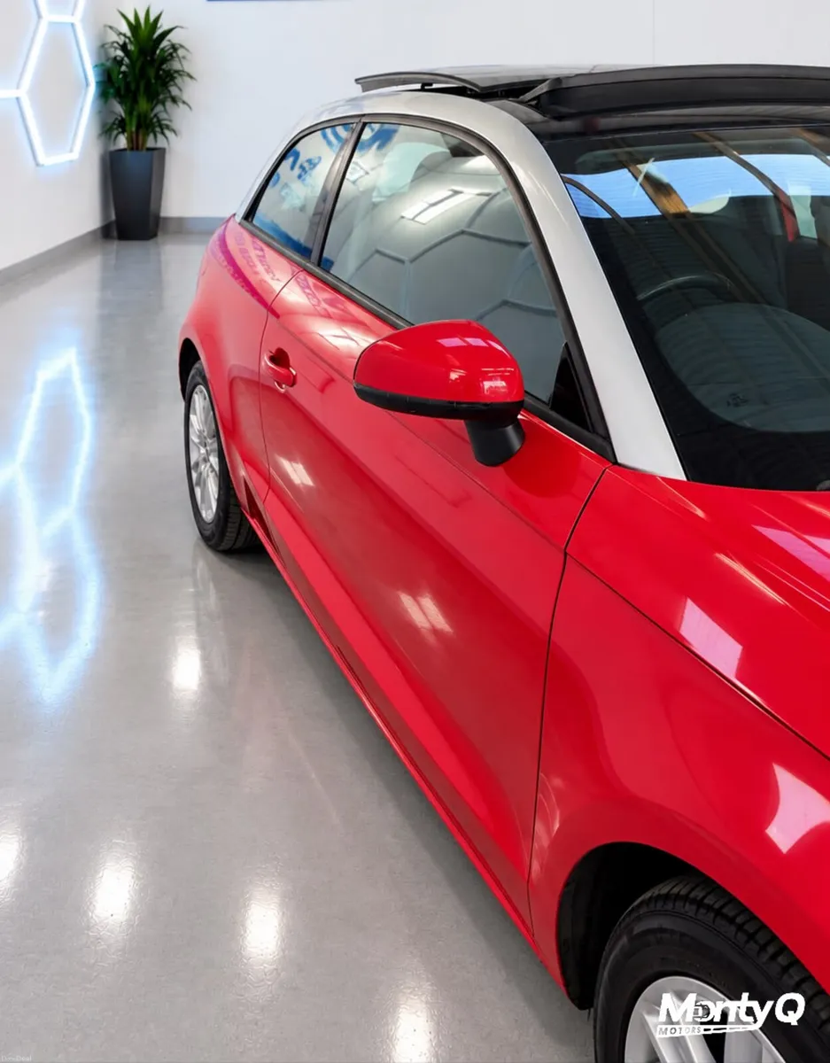 2011 Audi A1 Automatic - Sunroof - reverse cam - Image 5
