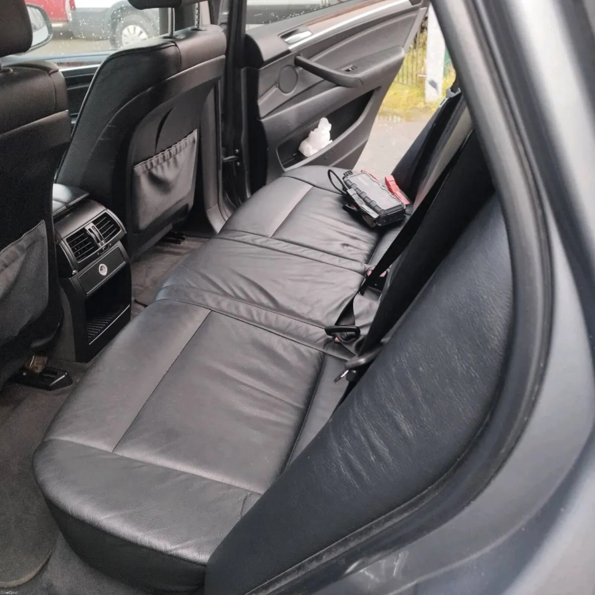BMW X5 SUV 5 seats road tax 333 per year - Image 5