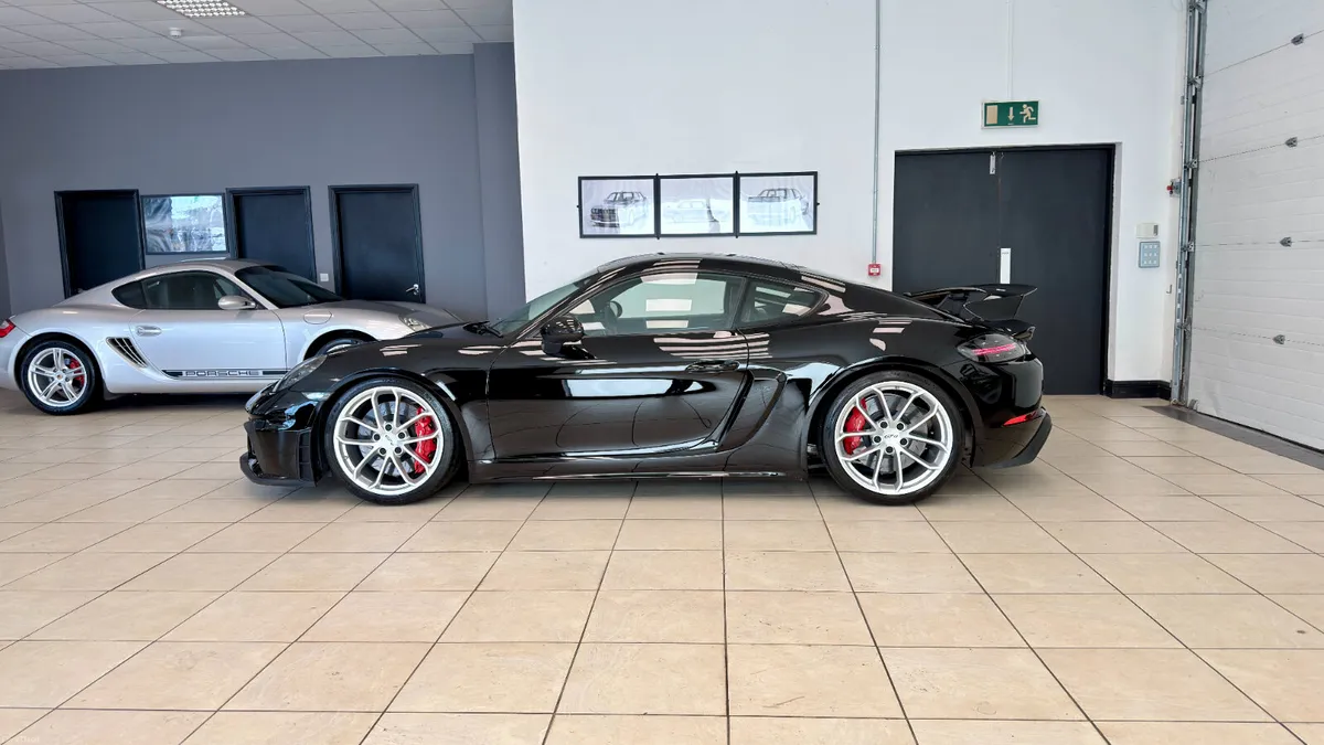 Porsche Cayman 718 GT4 Clubsport - Image 4